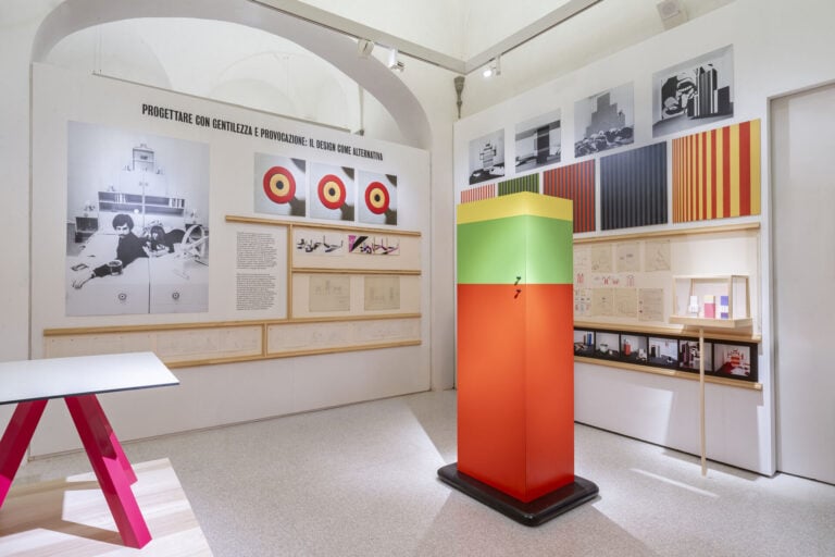 A Pistoia c’è una mostra dedicata al grande architetto e designer Ettore Sottsass