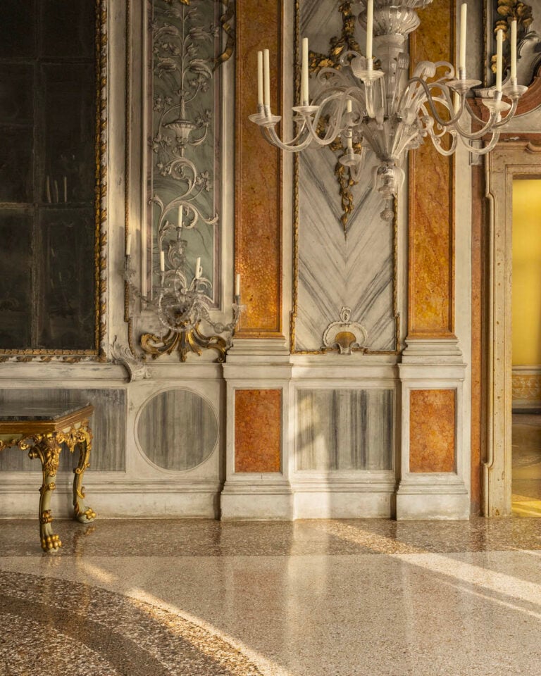 Intervista a Dries Van Noten che apre la sua fondazione su arte&artigianato a Venezia