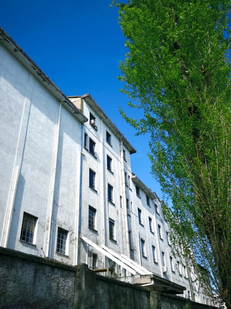 In un maestoso ex mulino di Milano sta per nascere un nuovo polo culturale: studi, residenze, alberghetto creativo
