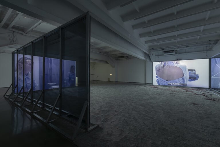 Il duo di artisti internazionali Gawęda/Kulbokaitė sono a Roma per la prima volta con una mostra su identit&agrave; e percezione