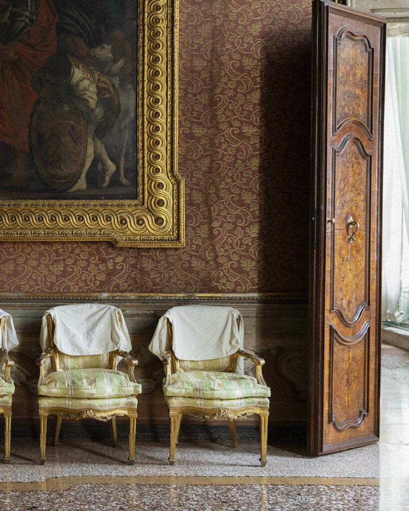 Intervista a Dries Van Noten che apre la sua fondazione su arte&artigianato a Venezia