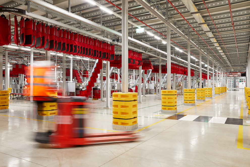 Veduta dei magazzini logistica di H&M