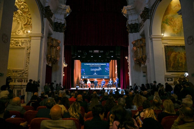 La cerimonia inaugurale al Teatro San Filippo, L'Aquila