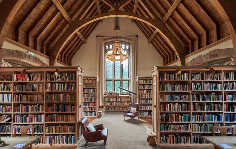 Biblioteca del Girton College, Cambridge University