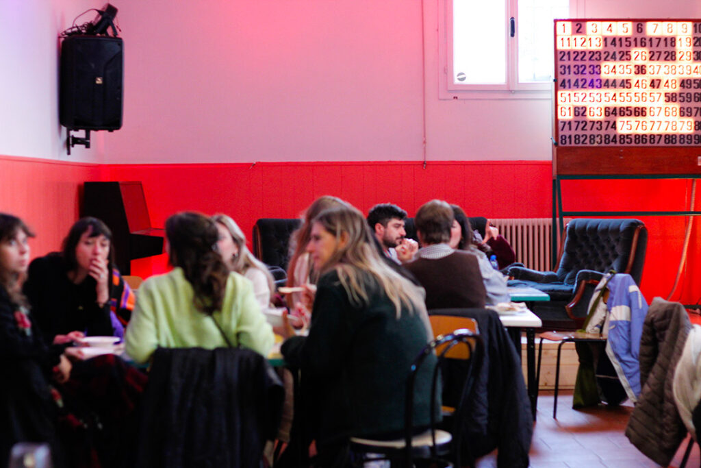 A Milano si organizza un pranzo collettivo per discutere dei problemi del settore culturale. Ecco come partecipare 