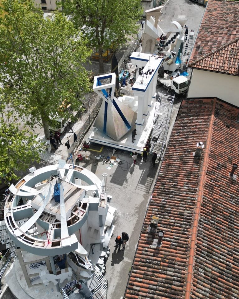 La costruzione dei carri di gesso e di pensiero