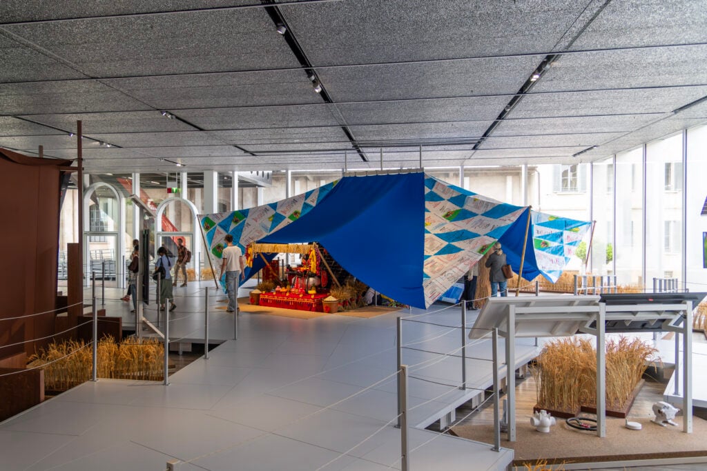 L’evoluzione dell’agricoltura racconta il mondo in un’imperdibile mostra alla Fondazione Prada