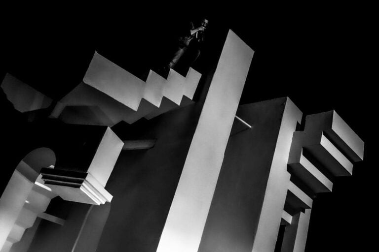 La sfilata dei carri di gesso e di pensiero di Casola Valsenio