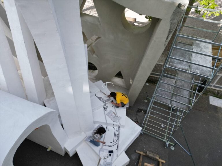 La costruzione dei carri di gesso e di pensiero