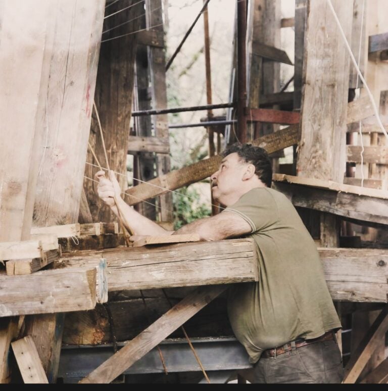 La costruzione dei carri di gesso e di pensiero