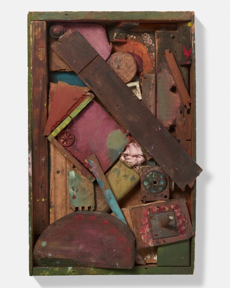 Lo studio del celebre artista Damien Hirst &egrave; stato ricreato a Seoul per una grande mostra a lui dedicata (c&rsquo;&egrave; pure il pavimento originale)