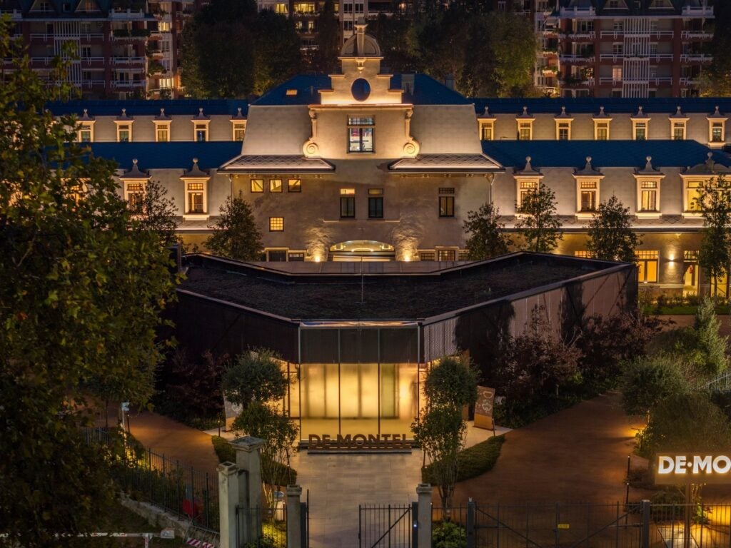 Rebeka Xhaxha – Chimera Acquatica