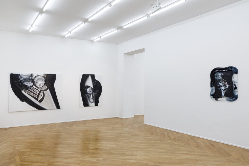 Diego Perrone, There&rsquo;s a certain Slant of light, 2026, veduta della mostra presso Galleria Umberto Di Marino, Napoli, foto di Danilo Donzelli