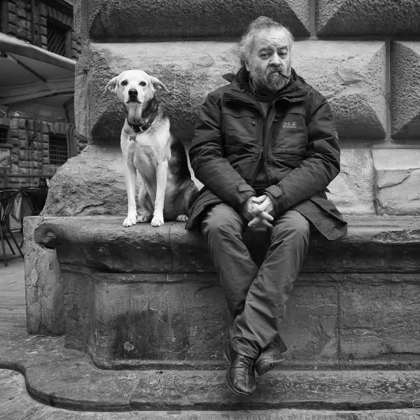 Eyes on the street. The eyes that meet in the magic of the street