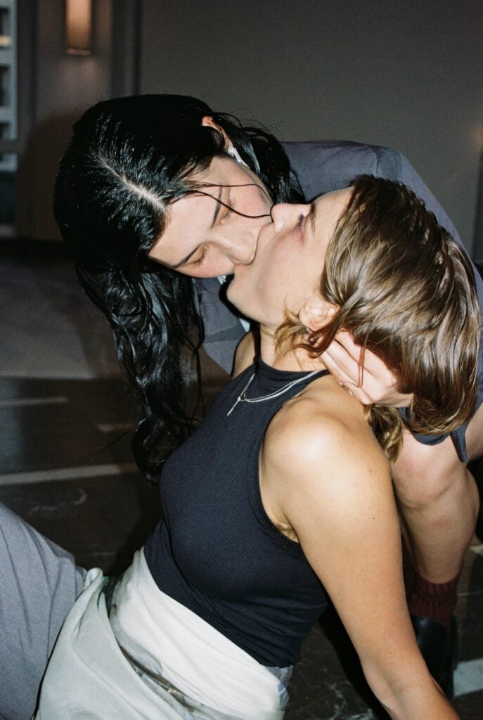 Glitch Choir, Spyros Rennt