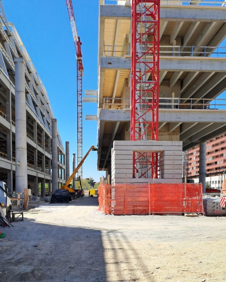 A Milano sono in costruzione due spettacolari biblioteche: le foto dei cantieri