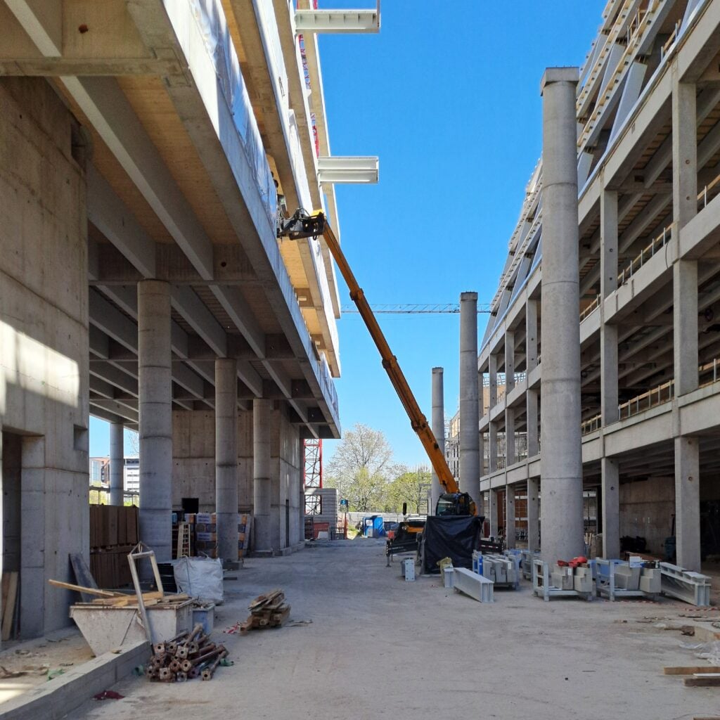 A Milano sono in costruzione due spettacolari biblioteche: le foto dei cantieri