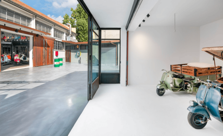 Il piazzale di My Vintage a Milano