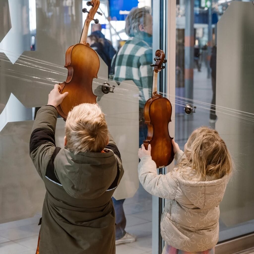 Il Pop-up del Conservatorio di Utrecht nella stazione. Foto Elise van den Aren