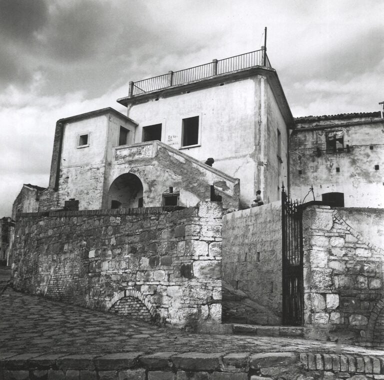 Il popolo lucano di Carlo Levi, foto di Domenico Notarangelo