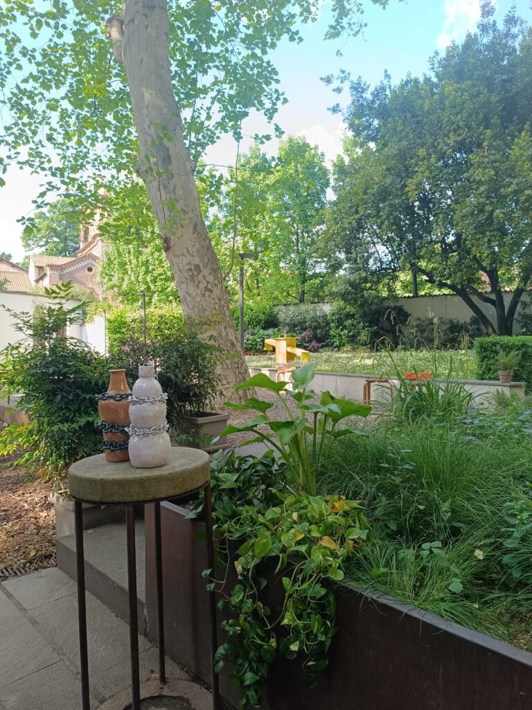Nella Milano della Design Week in un giardino i designer emergenti possono esporre gratis. &ldquo;Abbiamo ricevuto quasi 100 richieste alla call&rdquo;