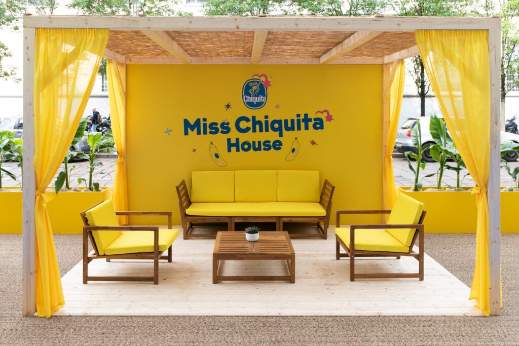 Jiaqi Wang dà un nuovo volto e un nuovo tratto a Miss Chiquita per questa Milano Art Week 2026