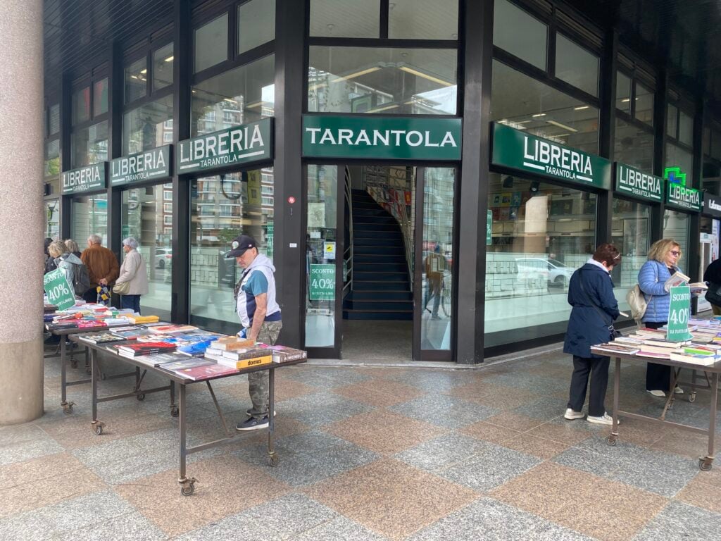 Fuori Milano chiude dopo 167 anni una delle librerie più importanti d’Italia. La Tarantola di Sesto San Giovanni diventerà una farmacia