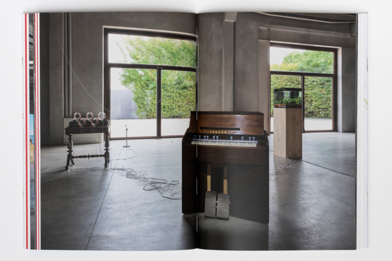 Interno del catalogo Entanglements, Pirelli HangarBicocca e Marsilio Arte, Milano, 2025. Ph: Lorenzo Palmieri