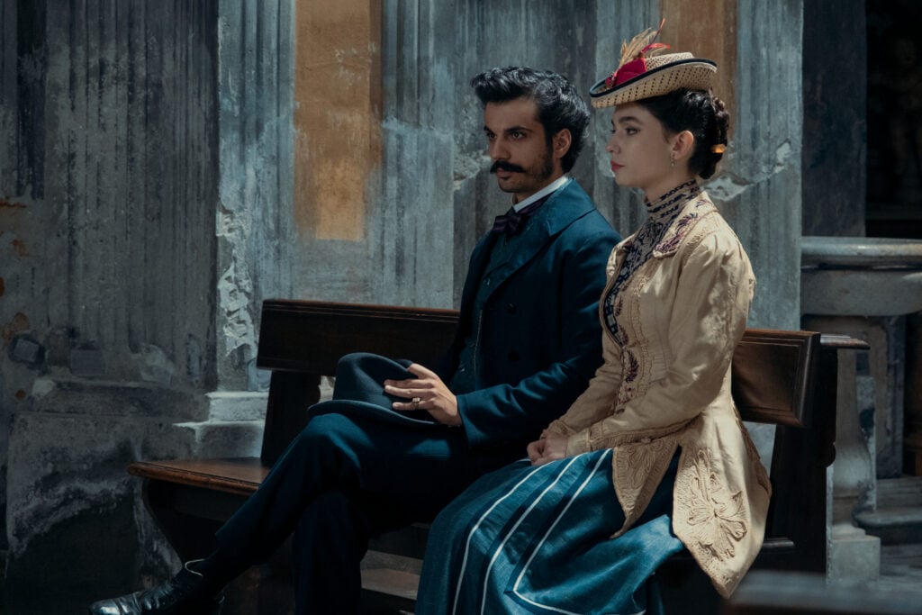 Insetti, abiti e ribellione: perch&eacute; "La legge di Lidia Po&euml;t" &egrave; diversa da tutte le altre serie in costume