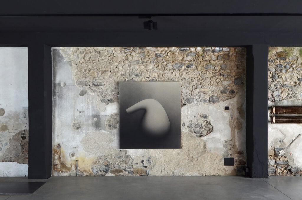 L'ombra delle lucciole, installation view, Atipografia, Arzignano, 2026. Photo Eleonora Vaccaretti