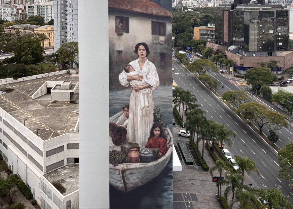 Nel Consolato d’Italia in Brasile un murale riscrive la storia della nostra emigrazione. Il racconto dell’artista e della curatrice