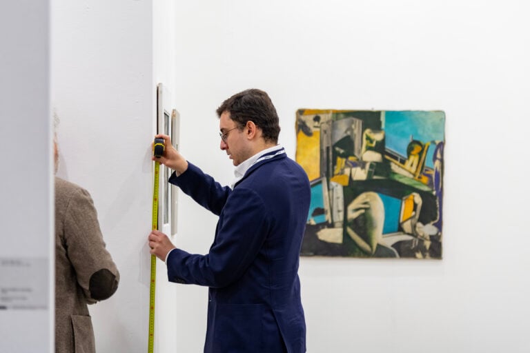 A Milano ha inaugurato miart 2026: i primi scatti della fiera che compie 30 anni e debutta in uno spazio tutto nuovo