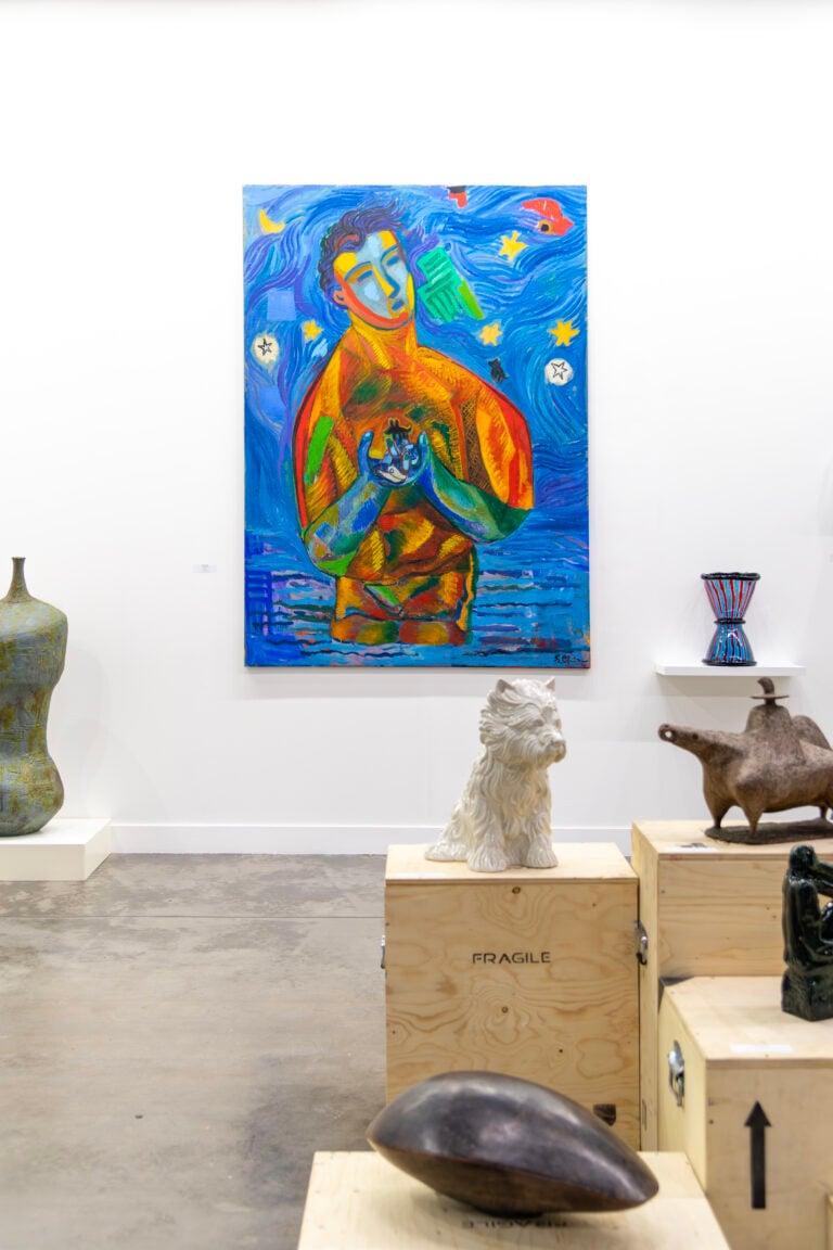 A Milano ha inaugurato miart 2026: i primi scatti della fiera che compie 30 anni e debutta in uno spazio tutto nuovo