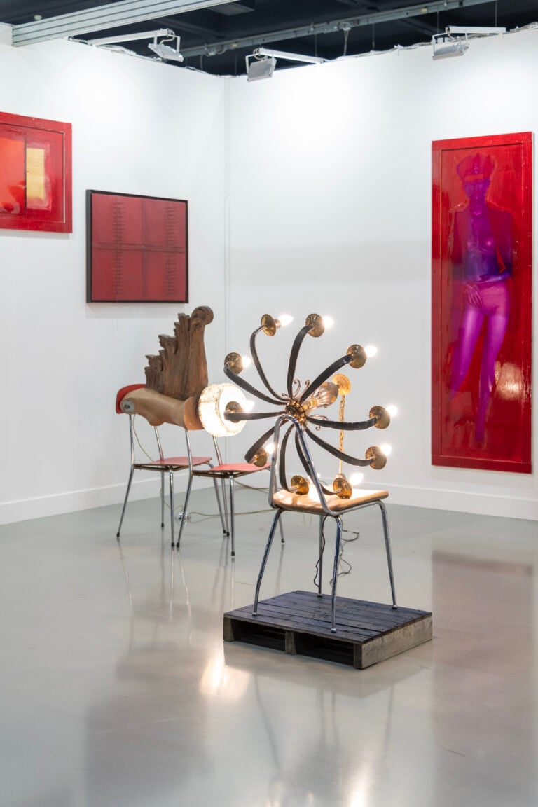 A Milano ha inaugurato miart 2026: i primi scatti della fiera che compie 30 anni e debutta in uno spazio tutto nuovo