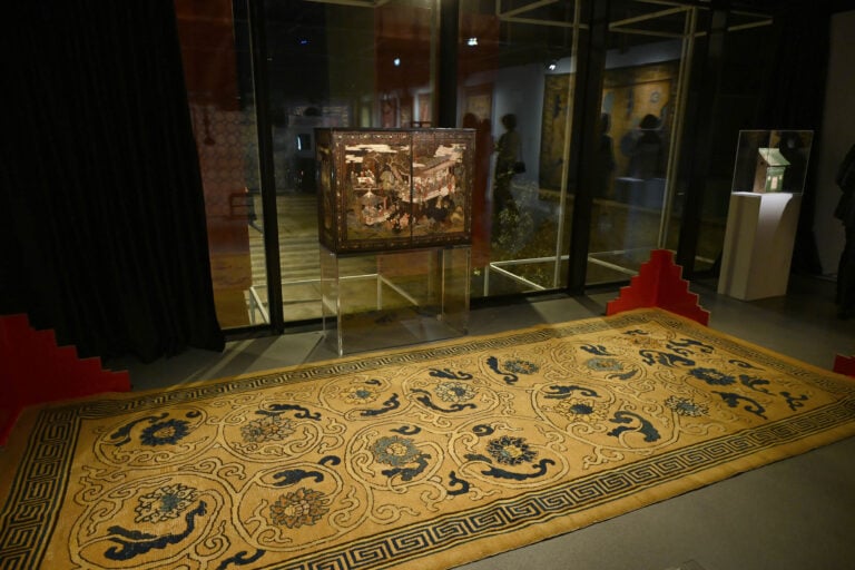Le trame del dragone. Tappeti cinesi delle dinastie imperiali, installation view at MITA, Brescia