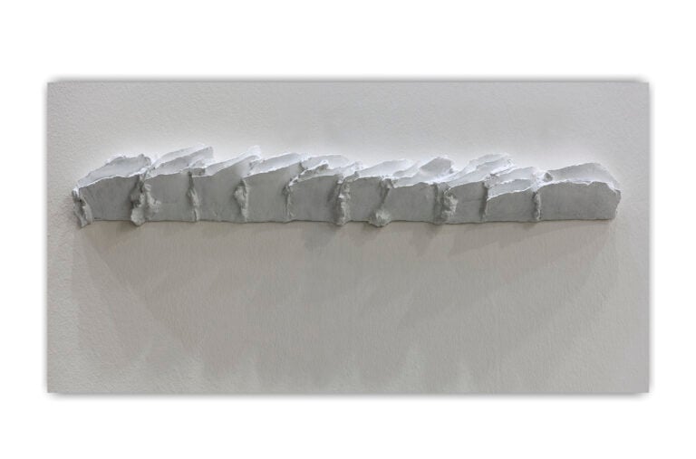 Paolo Icaro, Fregio 1983, BRONZO DIPINTO, 10 x 71 x 5 cm