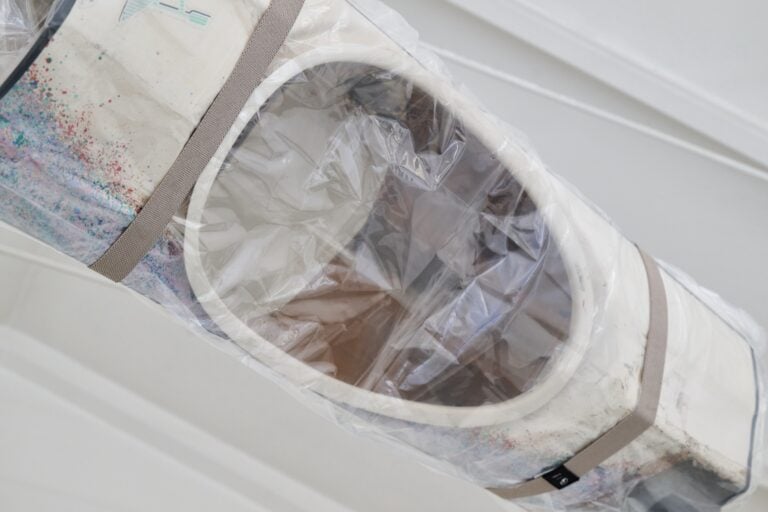 Progetto Ludovico Studio Lombard, Installation view mostra di Niccol&ograve; de Napoli "I&rsquo;m here, but not entirely yours"