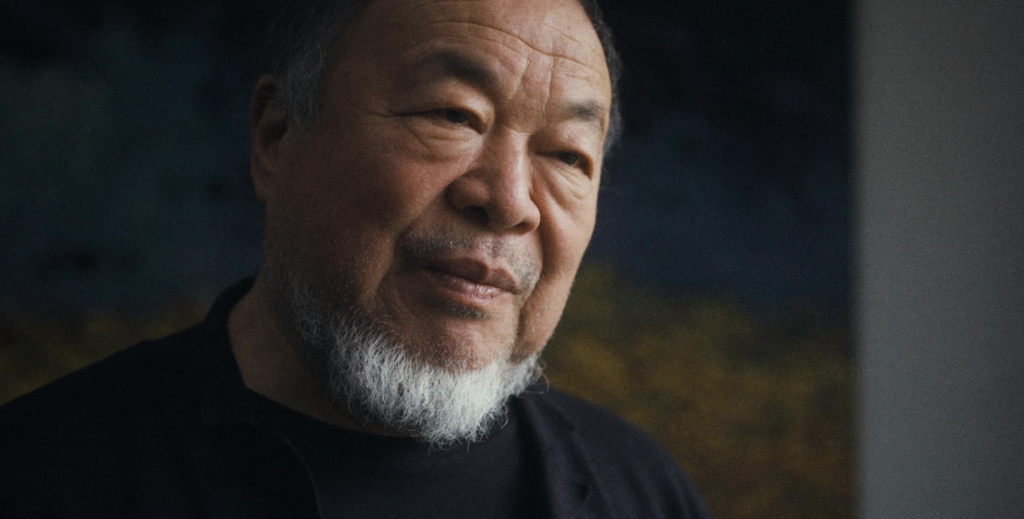 “Lo stato del mondo? Un atto di follia”. Intervista con Ai Weiwei che arriva a Milano con un’installazione a sorpresa