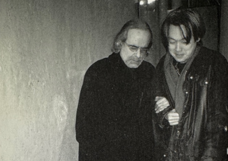 A 10 anni dalla morte l’artista Emilio Prini vede pubblicata la sua prima monografia (che non avrebbe mai voluto) 