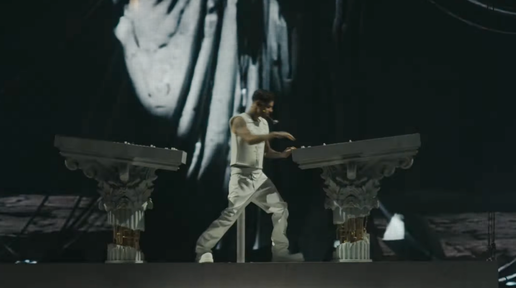 Il dj italo-americano Anyma trasforma il deserto di Coachella col suo spettacolo