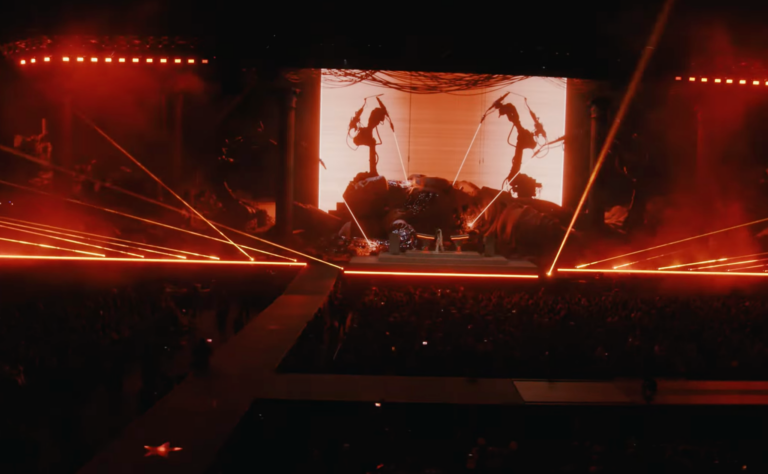 Il dj italo-americano Anyma trasforma il deserto di Coachella col suo spettacolo