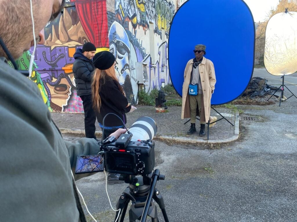 Un giovane intervistato per il film documentario [&Ograve;DIO]  