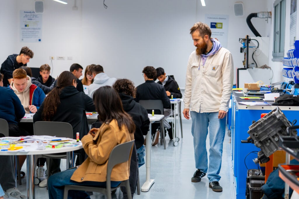 Provincia Cosmica. Intervista a Giacomo Giovannetti, artista “plurale” dell’entroterra marchigiano