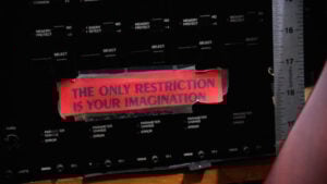 Aura Satz - Lei ricalibra / She recalibrates