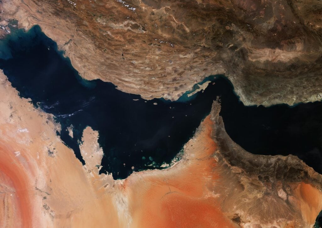 Oltre le armi. La forza sociale come vera difesa nel Golfo Persico