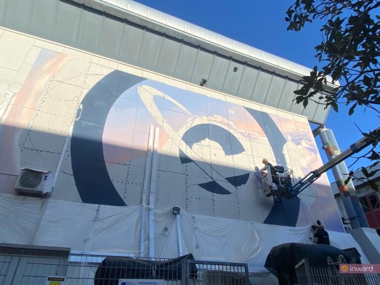 La realizzazione del murales di Vesod all'Universit&agrave; Federico II di Napoli. Crediti: Inward