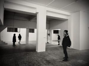 La galleria The Flat di Milano trasloca: nuovo spazio da 280 mq vicino alla Stazione Centrale