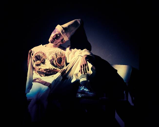 Why, Compagnia Blucinque, Nice Festival. Photo Andrea Macchia