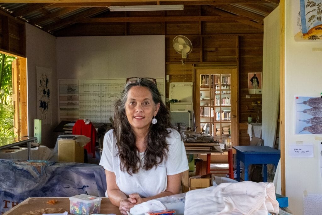 Annalee Davis alla Biennale Arte di Venezia 2026. Il paesaggio come lutto, archivio e resistenza