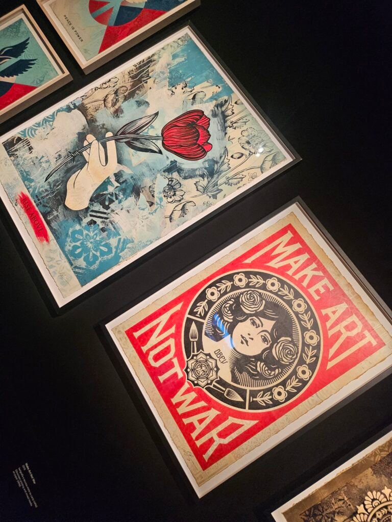 La mostra di Shepard Fairey, OBEY: Power to the Peaceful, Gallerie d&rsquo;Italia, Napoli